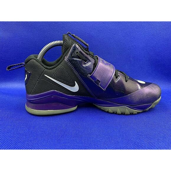 NIKE CJ Trainer 2 Purple Glow Lace Up Athletic Shoes 685351-001 Youth Sz 6.5 Y - Picture 4 of 10
